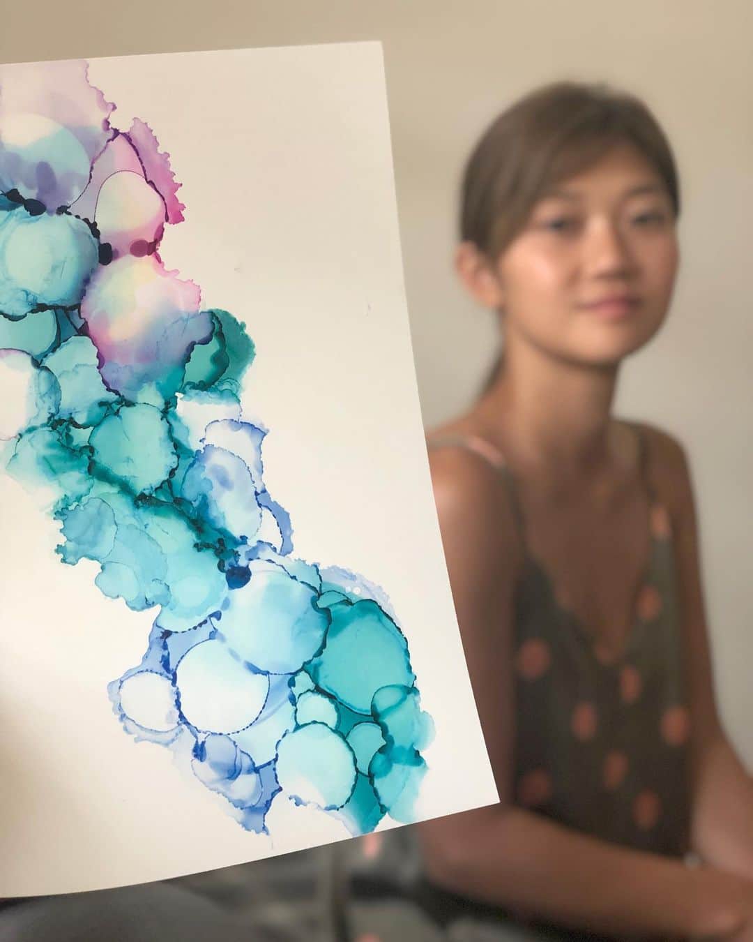 広野あさみのインスタグラム：「The birth of an artist. @tint_works_studio  @chainaia13  サーフボードに書いてもらお！！ 持ってないけど！！」