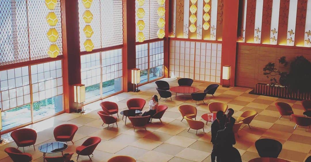 古谷有美さんのインスタグラム写真 - (古谷有美Instagram)「🇯🇵 The Okura Hotel. Designed by Yoshiro Taniguchi in 1962 and now reproduced by his son, Yoshio Taniguchi in 2019.  Breathtaking! ・ ・ #ホテルオークラ  #谷口吉郎#谷口吉生 #取材ご協力ありがとうございました」9月13日 11時53分 - yuumifuruya
