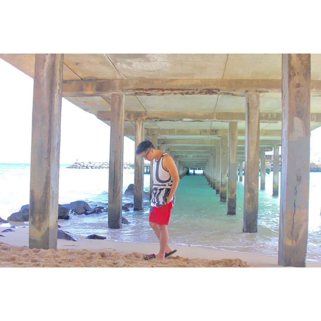 YWKIさんのインスタグラム写真 - (YWKIInstagram)「#好きな場所 . #spittingcave  #makairesearchpier #beach」9月13日 12時06分 - ywkibhs