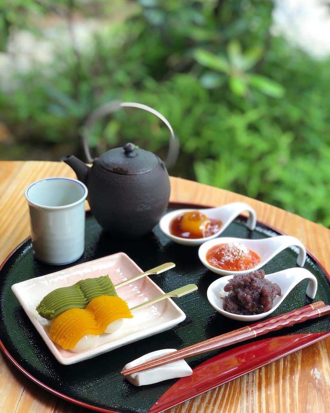 のインスタグラム：「【恵那川上屋 高山花筏店 / 岐阜・高山】﻿ .﻿ 今夜は令和に入って初めての #中秋の名月 🌝﻿ 月をのんびりと眺めながら食べるお団子は格別美味しく感じますね🍡✨﻿ ﻿ 岐阜県高山にある創作菓子の名店「恵那川上屋」は、契約農家で土づくりからこだわり仕上げた多彩な創作菓子が有名です！﻿ ﻿ 高山花筏店カフェの人気メニュー「花団子」は2玉づつ串に刺さった抹茶餡とあまーいカボチャ餡に、じっくりひとつづつ味わいたいみたらし・トマト・あんこの計5種類のお団子が楽しめます🍡﻿ もちもちとした食感が絶品！セットの煎茶がさらにお団子の旨味を引き立ててくれますよ🍵﻿ ﻿ ぜひ味わいに行ってみてくださいね😋﻿ .﻿ 📍岐阜県高山市花川町46﻿ .﻿ 📷写真・情報提供：@nagoya.k36さん﻿ 素敵な投稿をありがとうございます✨﻿ .﻿ \一緒にルトロンInstagramを盛り上げませんか？🙋‍♀️ /﻿ #ルトロン で素敵なおでかけ体験をシェアしてくれる方を大募集しています♪投稿内容は、Instagramで紹介させていただきます☺️﻿ .﻿ ルトロンのアプリはAppStore、GooglePlay「ルトロン」で検索！﻿ .﻿ #letronc #japanese_food #恵那川上屋 #川上屋 #花団子 #お団子 #団子 #おだんご #だんご #和菓子 #和菓子好き #和菓子好きな人と繋がりたい #高山グルメ #高山カフェ #cafe #カフェ巡り #カフェ好きな人と繋がりたい #カフェスタグラム #和スイーツ #スイーツ #スイーツ部 #スイーツ巡り #スイーツ好きな人と繋がりたい #インスタ映えスイーツ #インスタ映えカフェ #フォトジェニック #月見団子 #お月見」