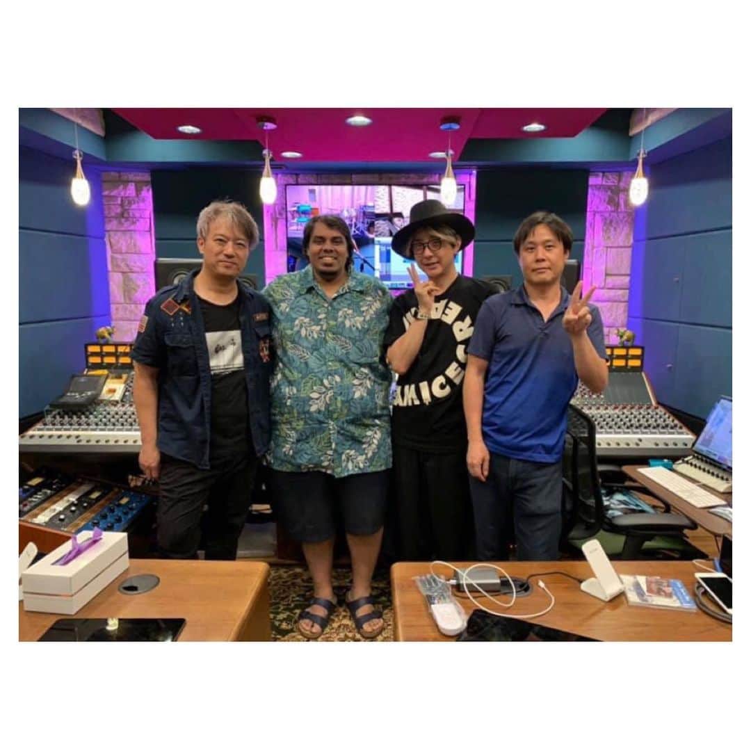 tokuさんのインスタグラム写真 - (tokuInstagram)「Love SwingをRecした、ニラジのスタジオが新しくなったので見学してきた。 こだわりがいっぱい。」9月13日 12時31分 - toku_grnd