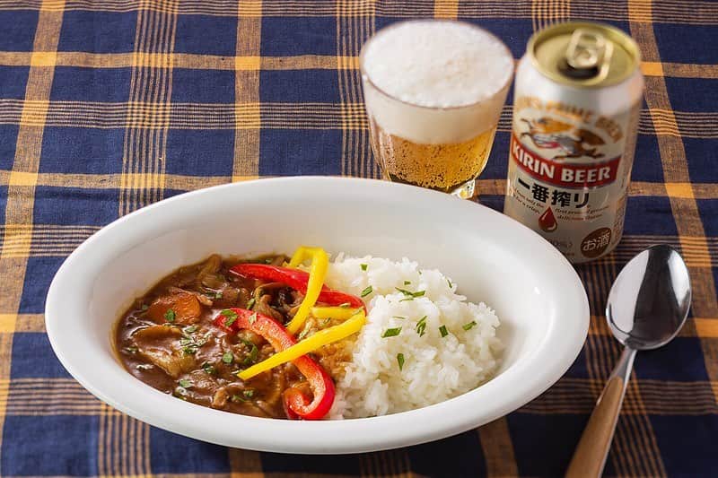 のインスタグラム：「ぴあフェスにて休日課長コラボ・カレー販売決定！  9/28(土)、29(日)に新木場・若洲公園(東京)で開催される『PIA MUSIC COMPLEX 2019』にて休日課長コラボカレーが販売されます。その名も… 『やさしさ満点！しじみ出汁カレー 』  レシピ提供させて頂きました。なんせ初めての事でドキドキです。800円にて販売！ 是非是非！  そして今回はASIAN KUNG-FU GENERATIONの伊地知潔さんのコラボカレー、Nothing’s Carved In Stoneの村松拓さんのコラボカレーとご一緒させて頂くことに。3人分まとめて味わえるトリプルカレーも！  ゲスの極み乙女。は9/28(土)のWIND STAGEで17:40～出演！ライブ楽しんでお腹空いたら是非是非！カレーは9/28、9/29両日共に販売します！  詳細は、ぴあフェスHPで！ https://piamusiccomplex.com/  #ぴあフェス #しじみ #出汁 #カレー」