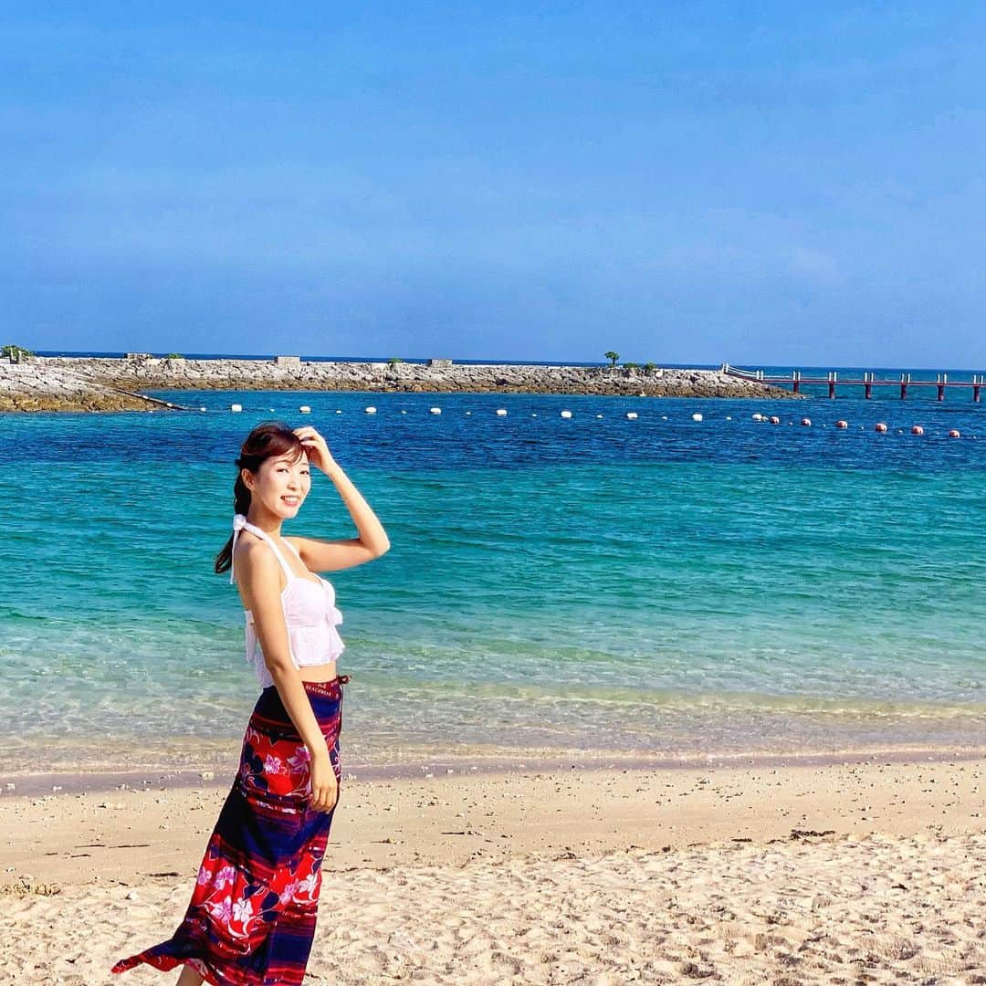 小野澤玲奈さんのインスタグラム写真 - (小野澤玲奈Instagram)「朝の海は最高なり  ニモをみてきた🐠  ママが元気すぎてついていけない。。休憩したい。。 これから今日３回目の海。 . 「早く行きましょ！」だって笑  #沖縄 #母娘旅行  #ニモ」9月13日 13時29分 - reina.onozawa