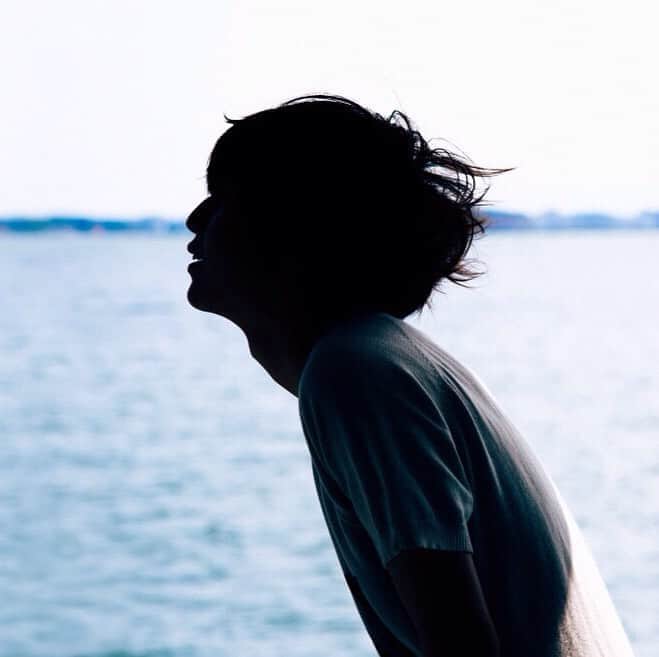 らいるのインスタグラム：「大好きな一枚。photo by @araki_satoru .. .. 今日は有形ランペイジのライブにゲストで出させてもらってます〜！ 楽しみましょー！！！」