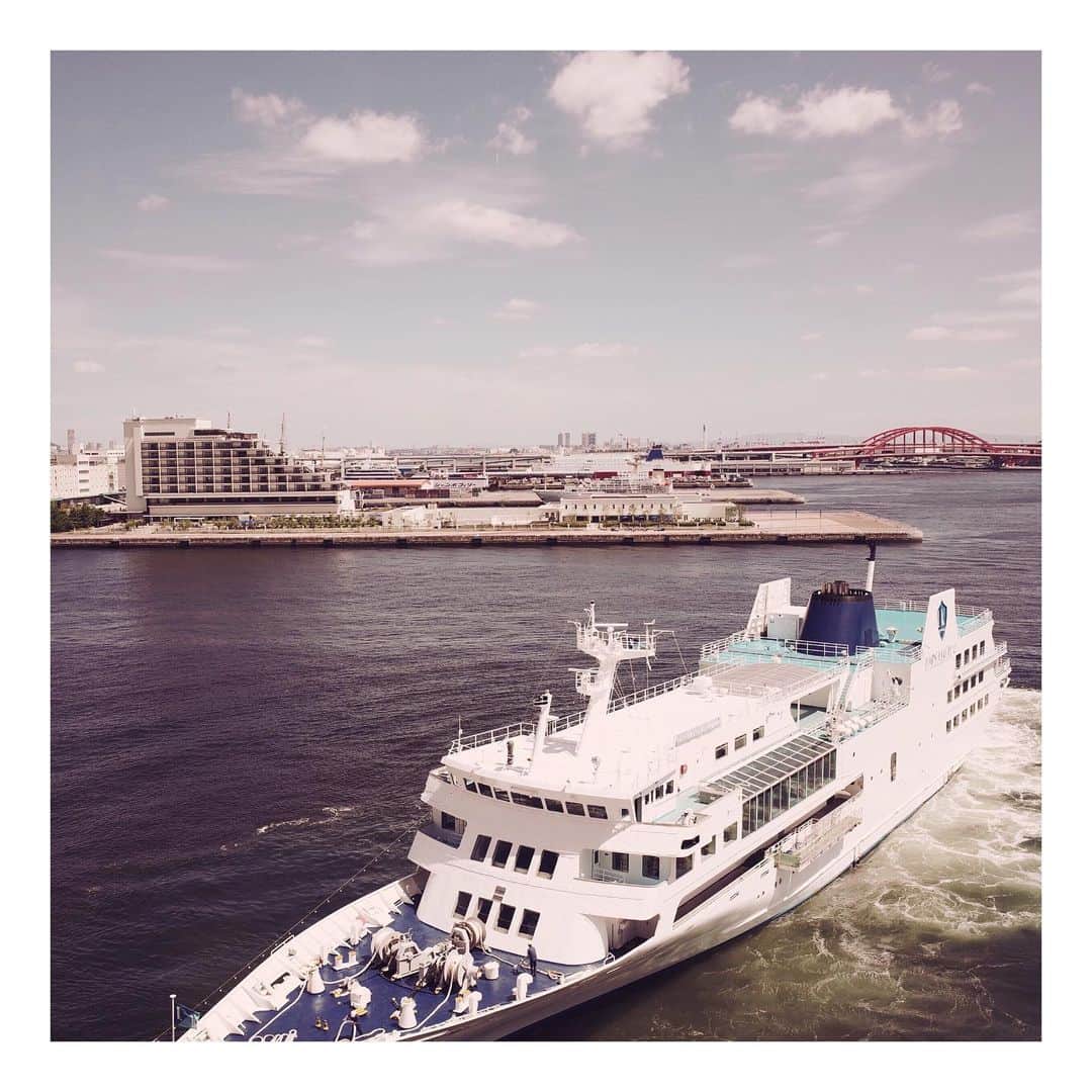 黒木晴香のインスタグラム：「さいこう眺めの良い部屋...🔭 ——————————— #旅 #気分旅 #trip #海風に当たりながら #今日は何しようかな」