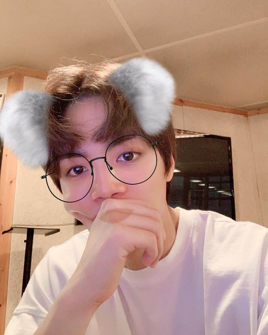 JR のインスタグラム：「행복한 명절 보내세요~~🍤🐶🐻」