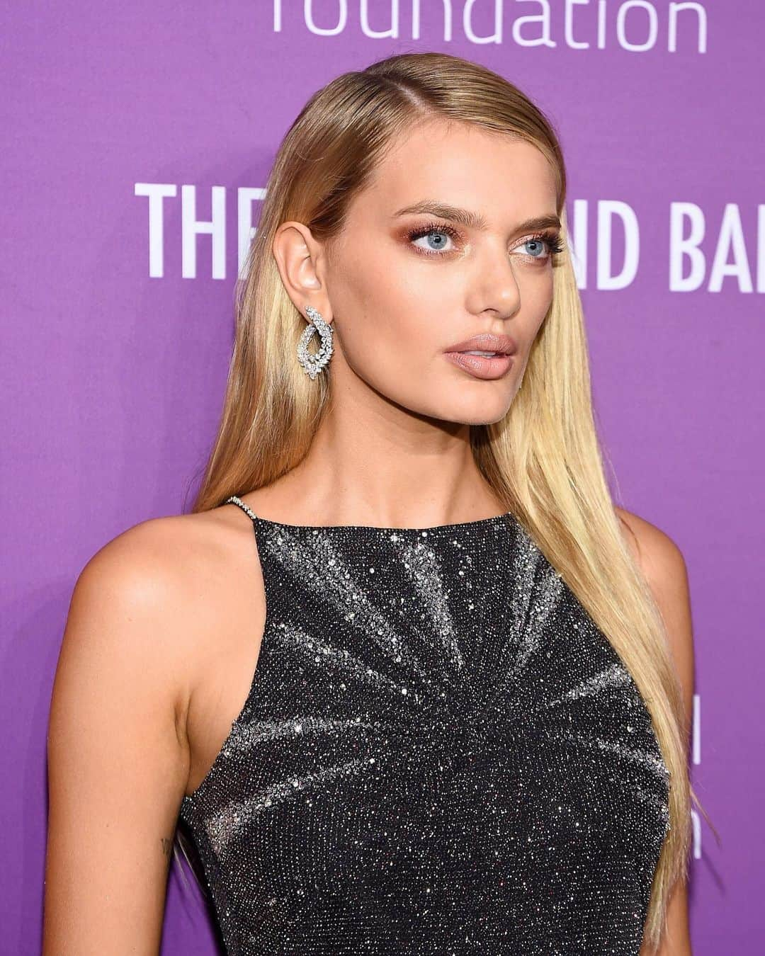 ブレッヒェ・ハイネンさんのインスタグラム写真 - (ブレッヒェ・ハイネンInstagram)「Tonight at the #diamondball 💜 #hair @cameron.rains #makeup @misha212 #styledby @amarsana_style wearing @yessayan jewelry @ulyana_sergeenko_store」9月13日 15時09分 - bregjeheinen