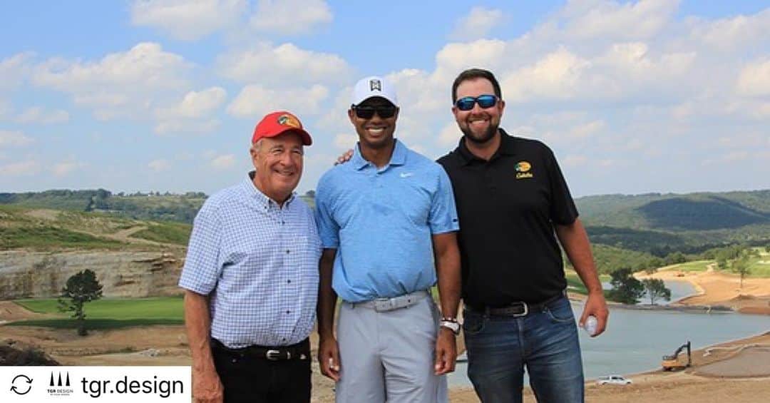 タイガー・ウッズのインスタグラム：「I was on-site earlier this week at @golfbigcedar and finalized grading on the remaining five greens and surrounds to be grassed at Payne’s Valley, @tgr.design’s first public golf course. It’s a beauty, and I can’t wait for all of you to see it.」