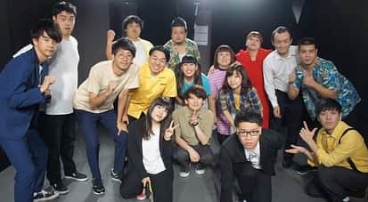 岡下雅典のインスタグラム：「2ヶ月に1回やらせてもらってる大宮の主催ライブでした💋 はぁ〜ん💕 幸せな時間でした💋 あと2枚目の写真ですが俺はとりあえずマイクの持ち方とか腕組んで親指出る所が元SMAPの中居くんと同じ感じやったんですね💋」