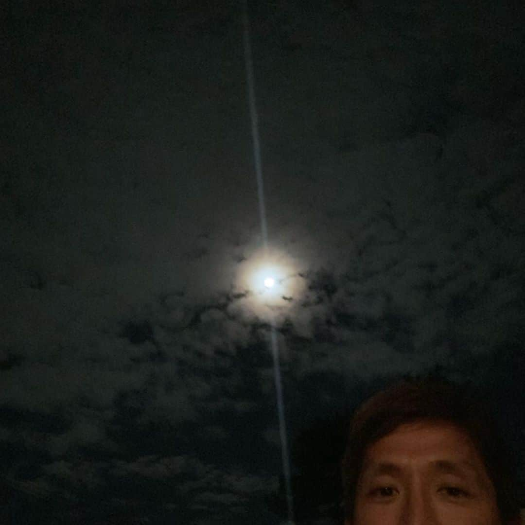 福西崇史さんのインスタグラム写真 - (福西崇史Instagram)「. 中秋の名月🌕🎑 . #9月13日 #中秋の名月 #お月見 #お団子 #十五夜 #ススキはないですが #風情 #福西崇史 #こんな月もいいもんだ #instagood #instaphoto」9月14日 0時31分 - takashi_fukunishi