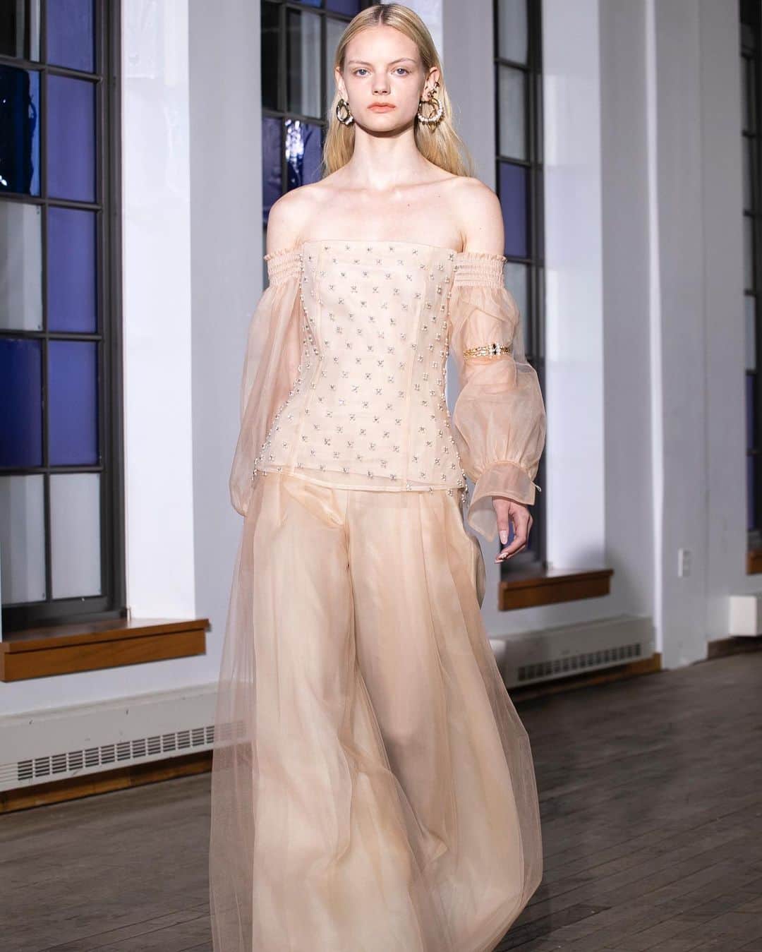 のインスタグラム：「#ADEAM Look 24 on @Liz.Thomps. #JapaneseFashion #NYFW」