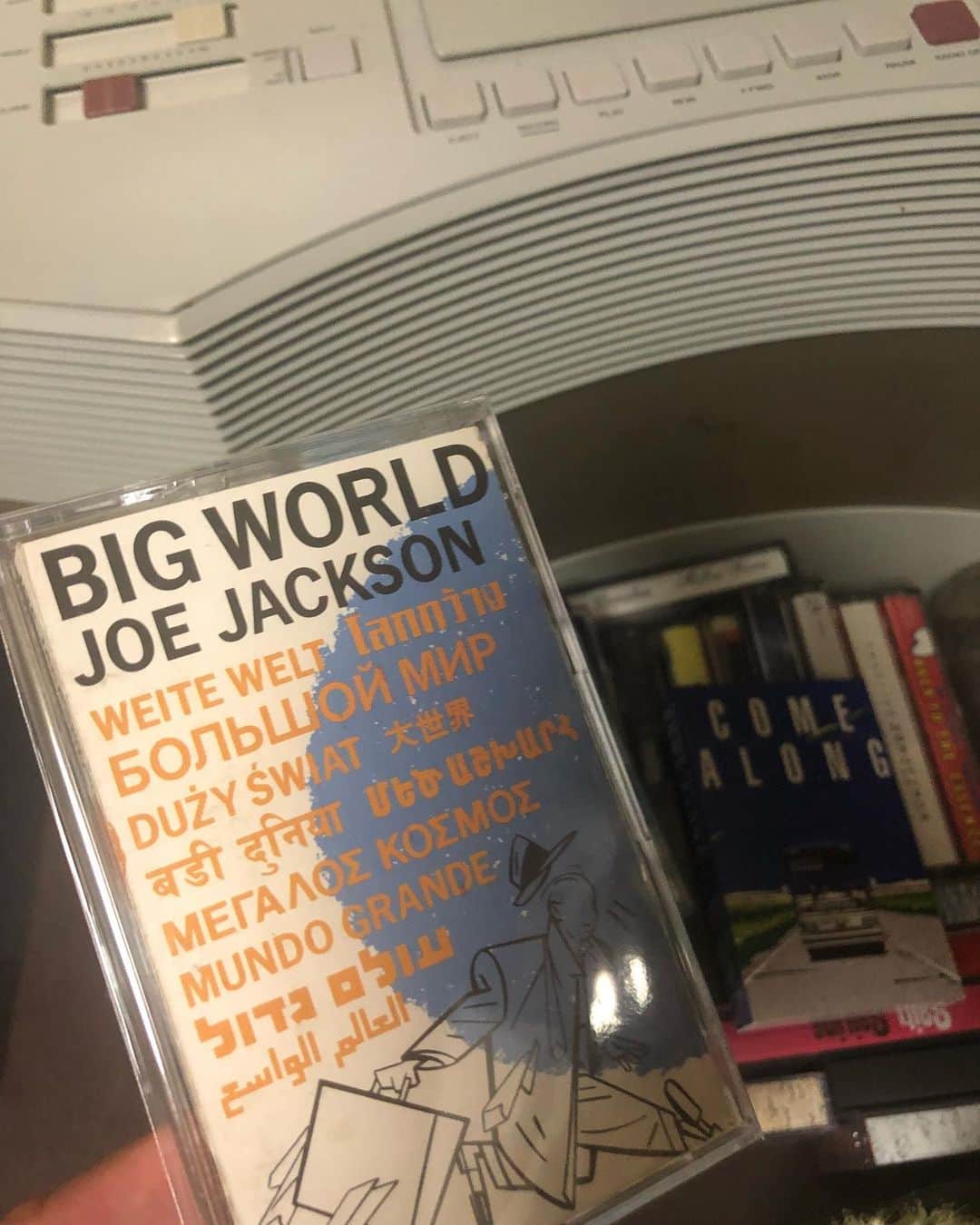 大根仁のインスタグラム：「久しぶりに中目黒ワルツ。SALEでジョー・ジャクソンのカセットテープ×２本。BIGWORLDツアー観に行ったなあ。中野サンプラザだったかな？１９歳ん時。」