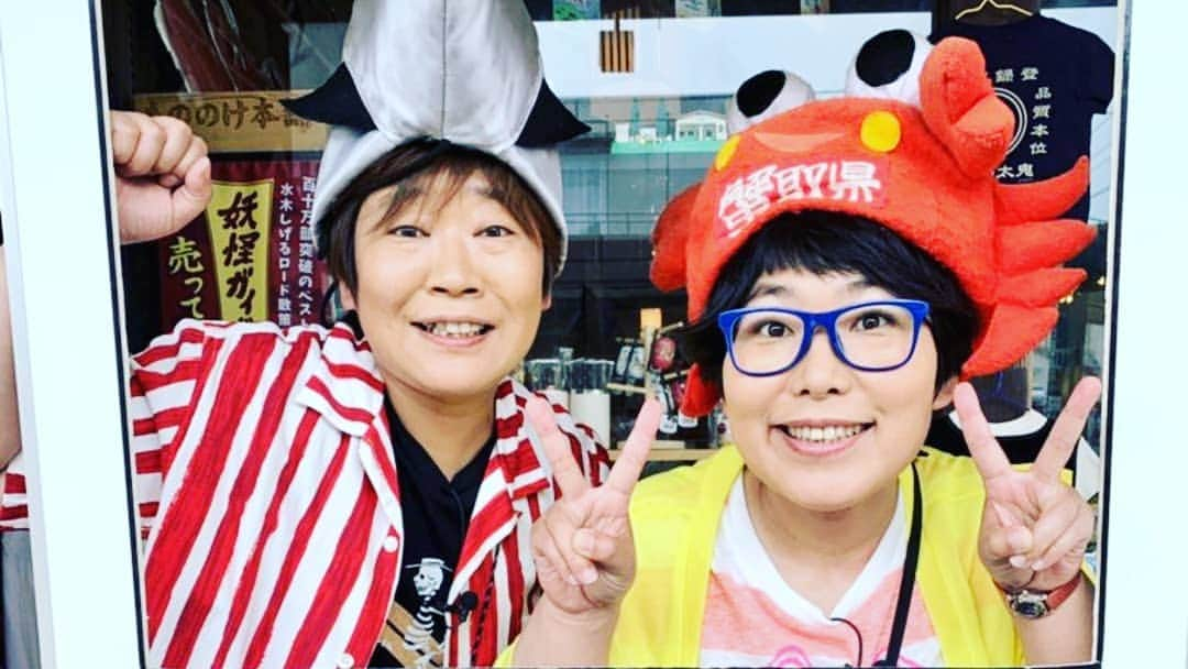 石原祐美子さんのインスタグラム写真 - (石原祐美子Instagram)「みなさーん！！鳥取県、なんともうすでに水揚げしたての新鮮な蟹を食べることができますよー(」ﾟДﾟ)」 しかも、コスパ最強！！さすが蟹取県🦀 ・ ・ この時期にいただけるのは旨みのつよい #紅ズワイガニ ・ 私が子供のころから一番好きな種類の🦀です💕 ・ ・ Jcom #パインバンブーアワー で行かせてもらった米子市の #海王 でも9月から新メニュー始まってます！！ ・ 大山開山1300年を記念したスペシャルなセットﾟ+.ﾟ(´▽`人)ﾟ+.ﾟ ひつまぶしのように、薬味やお吸物で3通りの食べ方が楽しめる #蟹セイロ飯 これほんまたまらんかったわ～(*´﹃｀*) 天ぷら、蟹たっぷりの茶碗蒸し、鳥取産の縞目イカのお刺身までついて、ボリュームたっぷり！！税込2160円(゜Д゜)!! ・ ・ 地元のお客さんにも大人気の海王さん✨ 鳥取グルメ満載で、他にも高級感あふれるランチセットがいろいろあって、どれもびっくりするぐらいリーズナブルでした( °Д° ) ・ ・ あと今回案内してくださった地元のスタッフさんのおすすめのデザート #にょばっ娘アイス！！ 温かいスイートポテトと冷たいバニラアイスの組み合わせ🍨 やばいこれ！！必食です(ﾉ≧∀≦)ﾉ ・ ・ 蟹の水揚げ全国1位の鳥取県。 ほぼ1年中蟹が食べられる夢の国でした*\(^o^)/* ・ ・ 大山→皆生温泉→境港市→米子市。 今回の鳥取県西部の旅、本気ずーっと楽しくてずーっとおいしかったーーー*\(^o^)/* 次行くとき、また同じルートを辿りたい😁 大山寺の禅バーガー、境港のまぐろラーメン、黄金カフェのいちごパフェ、海王の蟹セイロ飯、絶対リピします🙏 ・ そしてお世話になった鳥取のみなさまに大感謝！！本当にいい旅になりました✨ありがとうございました！！ ・ ・ #鳥取県 #鳥取西部 #鳥取旅行 #鳥取グルメ  #海王 #紅ずわい蟹 #蟹 #カニ #米子市 #米子グルメ #米子ランチ #しゃぶしゃぶ寿司和食_海王 #コスパ良すぎ #新メニュー #大山開山1300年」9月14日 1時27分 - chiki2johnny14