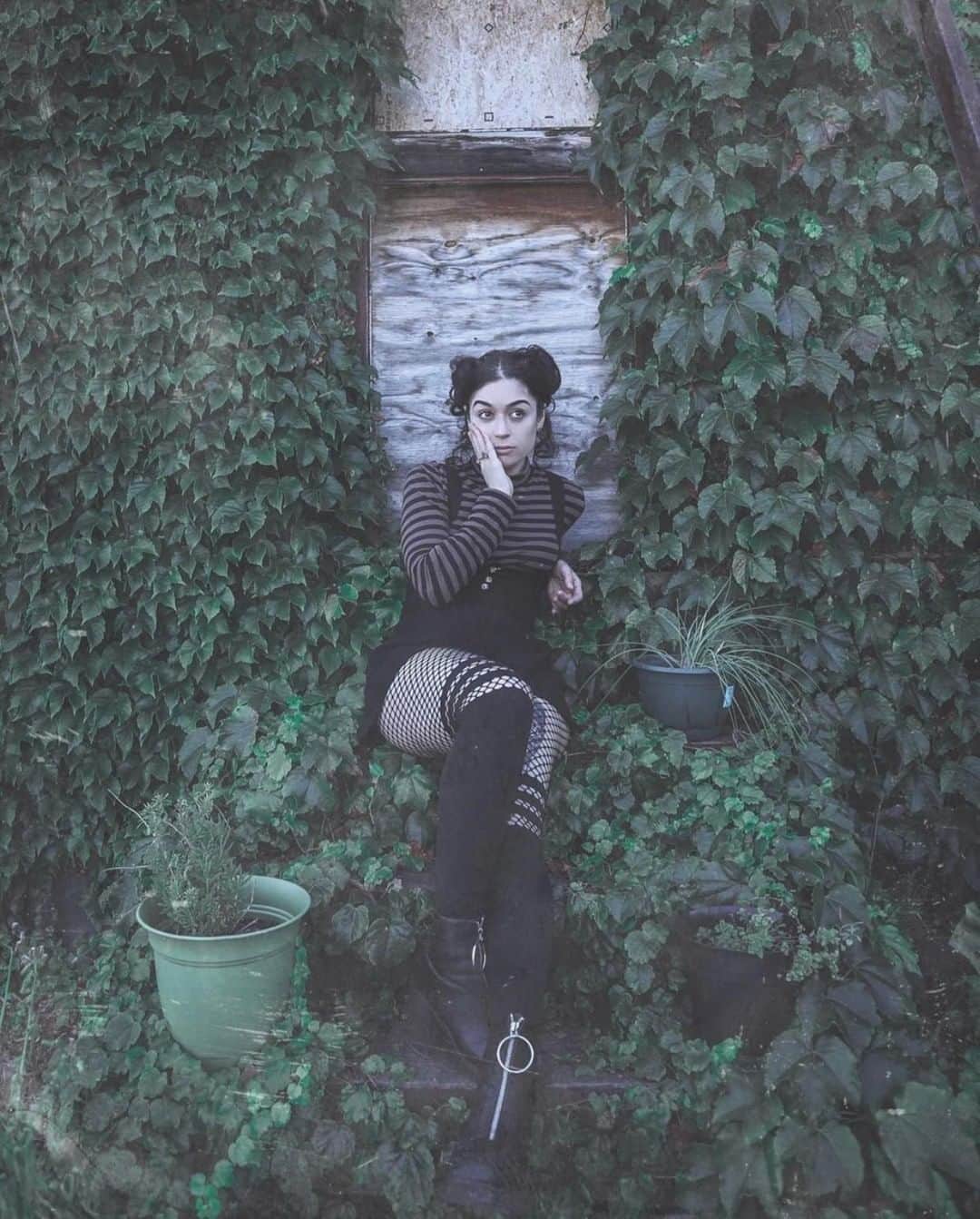 のインスタグラム：「I'll follow you into the dark @bella_malattia ! 🎶⁠ Happy Friday the 13th and full moon 🔪🌕🐺⁠ ⁠ ⁠ ⁠ ⁠ ⁠ ⁠ ⁠ ⁠ #fridaythethirteenth #fridaythe13th #friyay #fullmoon #spookyseason #fullmooninpisces #witchyvibes #witchythings #witch🔮 #witching #werewolf #ownyoursexy #2019hosierycollection #fantasyfriday #babealert #loveyourself #confidence #fishnet #blackthighhighlook #allblackeverything #domorewearless #lingerielover #datenight #fridayfeels #fantasyfriday #finallyfriday #feistyfriday⁠ #repost」