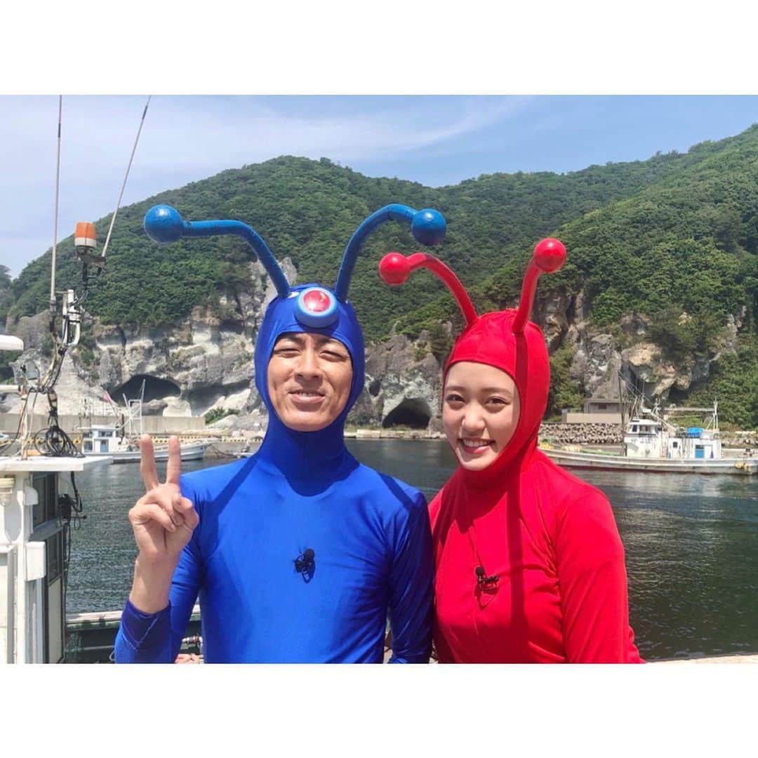 のインスタグラム：「❤︎ ヤベチャンマンと王林チャンマン💙❤️ ウニをとるなんて貴重な経験をありがとうございました🤩 すんごくたのしかった！！ . . #ヤベチャンマン #王林チャンマン #ぐるナイ #青森県 #佐井村 #うに」