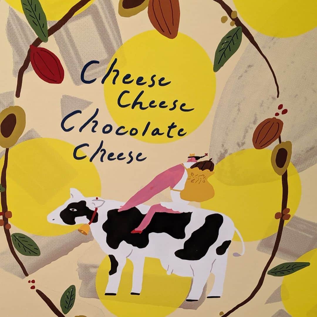 大見さなえさんのインスタグラム写真 - (大見さなえInstagram)「‪【告知】本日メニュー開発に携わった‬﻿ ‪チーズチョコがPOP UP STOREで‬﻿ ‪販売開始しました😆🎊💓‬﻿ ﻿ ‪『Cheese Cheese Chocolate Cheese』‬﻿ ‪‬ 期間：9/13（金）～25日（水）﻿ 場所：渋谷ヒカリエB2フードステージ﻿ 営業時間：10:00～21:00﻿ ﻿ ‪チョコ×チーズの新感覚！🧀🍫﻿ 甘じょっぱさがクセになる(*´꒳`*)❣️﻿ ﻿ ‪そして！！21日(土)15時〜16時‬﻿ ‪私もブースにいるので‬、ぜひきてください☺️💓﻿ ﻿ 商品紹介✨温めて美味しいフォンダンチーズは﻿ カマンベールビター、マスカルチェリーチェリー﻿ 白いゴルゴンゾーラの3種🧀﻿ 4個入り［本体価格］1,000円（税別）﻿ 6個入り［本体価格］1,500円（税別）﻿ ﻿ Cheese Chocolate  各種［本体価格］800円（税別)﻿ ボンボンミント（5個入り）﻿ ゼブラ（10個入り）﻿ ビターチョコレートにカマンベールのバタークリームを﻿ サンドしたとろける感覚のチーズショコラ🍫﻿ ﻿ マーブルベリー（8個入り）﻿ ホワイトクリームチーズの甘いチョコレートに甘酸っぱい﻿ フランボワーズピューレを混ぜました✨﻿ ﻿ Duck Sand各種［本体価格］1,000円（税別）﻿ オリジナルダック（12個入り）﻿ など家で食べてもお土産にもオススメです☺️🌸﻿ ﻿ #チーチョコ #チーズチョコ #チーズ #チョコ﻿ #cheesecheesechocolatecheese #cheese﻿ #chocolate #チョコレート #甘党 #スイーツ﻿ #めぐログ_渋谷 #渋谷スイーツ #お菓子﻿ #ポップアップストア #たべめぐみ」9月13日 17時36分 - tabe_megumi