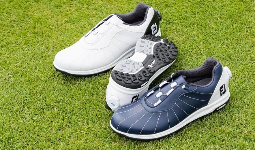 Footjoy Japanさんのインスタグラム写真 - (Footjoy JapanInstagram)「世界的なタイヤメーカー「ミシュラン」とのコラボ！ 快適スパイクレス「FJトレッド」がリニューアル！ 本日も秋のゴルフシューズ新製品のご紹介です。 世界的なタイヤメーカー「ミシュラン」とFJのコラボレーション企画から誕生した人気シリーズのスパイクレスゴルフシューズがシンプルなデザインとともにリニューアルとなりました。 下記リンクより、新しいシューズをご覧ください。 公式FJオンラインストアでも発売を開始いたしました。  https://fj-treads.jp/  #solesbymichelin #fjtreads #スパイクレスシューズ #footjoy」9月13日 18時02分 - footjoy.japan