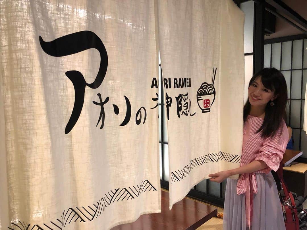 のインスタグラム：「. . #アオリの神隠し @aoriramen . . 明洞店♡🍜 テーブル席と、一人ひとり仕切られてる席とあったよ！ . . . . 夜はタッカンマリ〜(￣∀￣)♡ . . 安くて可愛い服いくつか買えたから満足なんだけど ダウンを買って帰り大荷物になったw . #韓国トランジット#弾丸#23時間滞在#aoriramen#ramenlove#bigbang#linestore」