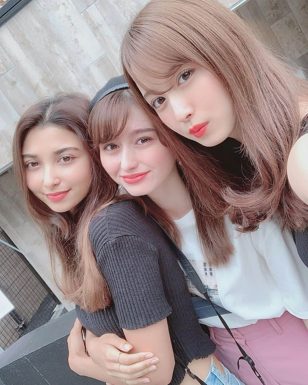 阿部菜渚美さんのインスタグラム写真 - (阿部菜渚美Instagram)「☺︎ 同じ事務所のエミリーちゃんとななみんと🗣💗 楽しすぎる時間やたぁ〜〜」9月13日 18時51分 - nanami_abe73