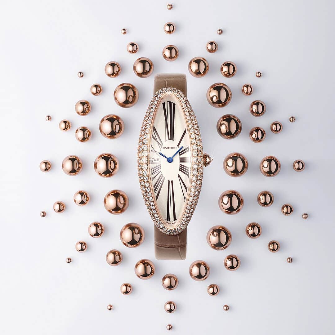 カルティエさんのインスタグラム写真 - (カルティエInstagram)「The new Baignoire Allongée watch is inspired by a model created in the Swinging London of the 1960s, combining chic and excess. #CartierBaignoire」9月13日 18時59分 - cartier