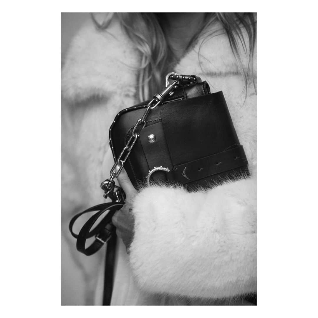 ザディグ エ ヴォルテールさんのインスタグラム写真 - (ザディグ エ ヴォルテールInstagram)「The KATE bag is coming soon, stay tuned 25.09.19 #ZVxKate #zadigetvoltaire」9月13日 19時41分 - zadigvoltaire