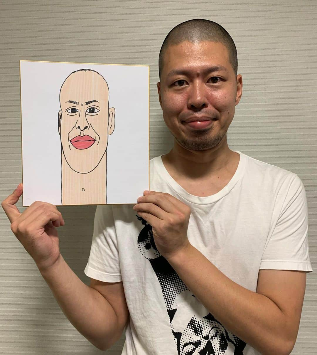 kento fukayaさんのインスタグラム写真 - (kento fukayaInstagram)「【さえない似顔絵49】 金属バット 小林さん  #さえない似顔絵 #似顔絵 #イラスト #お笑い #芸人 #よしもと漫才劇場 #金属バット 小林さん #何回見ても背が異様に高いと感じる #小学1年生並みのキラキラした #眼である #そしてよく笑ってくれる #また舞台被りたい #kentofukaya」9月13日 19時44分 - kento1989