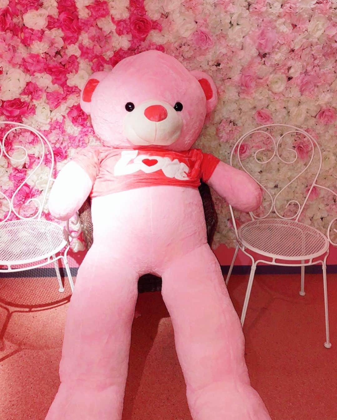 星野麻里愛さんのインスタグラム写真 - (星野麻里愛Instagram)「大須に新しくオープンした pink bear cafe💓🐻 店内めっちゃぴんくだらけで 可愛くて 2階にはおっきな くまさんいたよ タピオカの種類多くて 写真スポットいっぱいだし かわいすぎた。  みんなもぜひ☺️ #くまたぴ #くま #タピオカ #大須 #大須タピオカ  #pinkbearcafe #pinkbear #pink」9月13日 19時46分 - maria.pink28