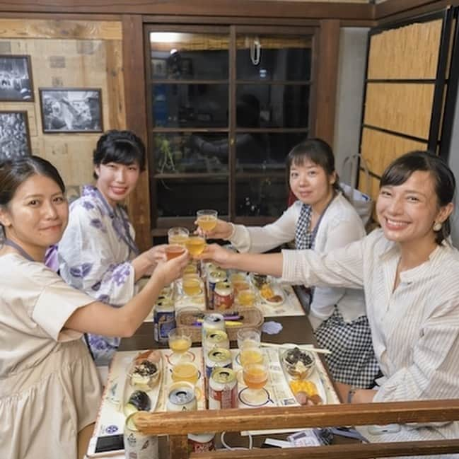 【ビール女子 -Beergirl.net-】さんのインスタグラム写真 - (【ビール女子 -Beergirl.net-】Instagram)「🥢暑さも少しやわらいできた夏の終わりに「ビール女子会 in 谷中ビアホール」を開催いたしました！懐かしさを感じる古民家で、富士山の伏流水100%仕込みの本格クラフトビール「DHCビール」と、それに合わせた和の肴をいただく極上なペアリング体験の様子をレポートします。﻿ ﻿ 🍺主役のビールは、『DHC ラガービール』、『DHC ゴールデンマイスター [無濾過]』、『DHC プレミアム リッチ エール』、『DHC ベルジャンホワイト』の4種類。﻿ ﻿ 🥢それぞれに合わせた和の肴を二皿ご用意しました。きれいにテーブルの上に並べられたDHCビールとおつまみは、見ているだけで笑みがこぼれてきてしまいます。﻿ ﻿ 🍺同じ風味のもの同士を合わせたり、色で合わせてみたりと、一杯ずつ飲んでペアリングをするビール女子のみなさん。ふだん味わうことのできないビールと肴とのペアリングを楽しんでいたようです！﻿ ﻿ 🥢思い思いにDHCビールと肴のペアリングを楽しんだビール女子のみなさん。食べ終わったら、お好みのペアリング投票を実施！﻿ ﻿ 🍺DHCビールとさまざまな和の肴を組み合わせることで、そのおいしさに驚いたり、こんなおつまみとも合いそうとあれこれ話したり。ビールをおいしく楽しめる話題になると、話が尽きません。﻿ ﻿ 🥢タイムスリップしたかのような昔懐かしい下町レトロな谷中ビアホールでの、DHCビールと和の肴のペアリング体験。おいしいクラフトビールと、ビール女子たちの出会いを生んだ、かけがえのない時間です。﻿ ﻿ ﻿ #DHCビール #ビール女子会 #ビール女子 #谷中ビアホール #beergirl #dhcbeer #pr」9月13日 20時07分 - beergirl_net