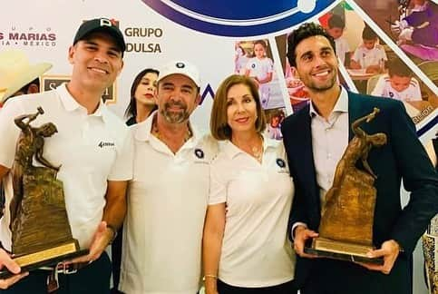 アルバロ・アルベロアさんのインスタグラム写真 - (アルバロ・アルベロアInstagram)「Fantástica visita a las escuelas sociodeportivas de la @fundacion.realmadrid en Chihuahua. Muchísimas gracias a la familia Baeza y al Grupo Bafar por su afecto, hospitalidad y su inestimable ayuda a todos los proyectos de la #FundaciónRealMadrid aquí en Mexico. Un honor poder contar con un socio con el compartimos valores, principios y, por supuesto, el objetivo de ayudar a los más desfavorecidos. ¡Gracias, México! 🇲🇽🇲🇽🇲🇽🇲🇽🇲🇽」9月13日 20時11分 - arbeloa