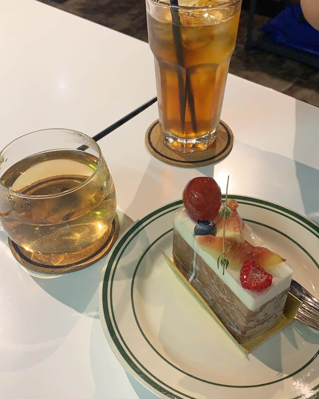 穴井千尋のグルメインスタ