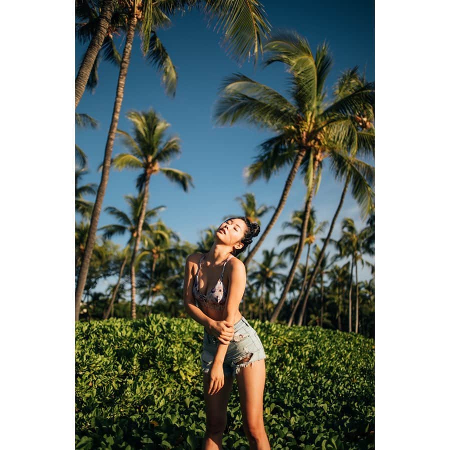 福山智可子のインスタグラム：「@naniwelchkeliihoomalu with the shots 🌴🌴 . #bigisland #asiansquat #feelaloha #彼女の写真がすき」