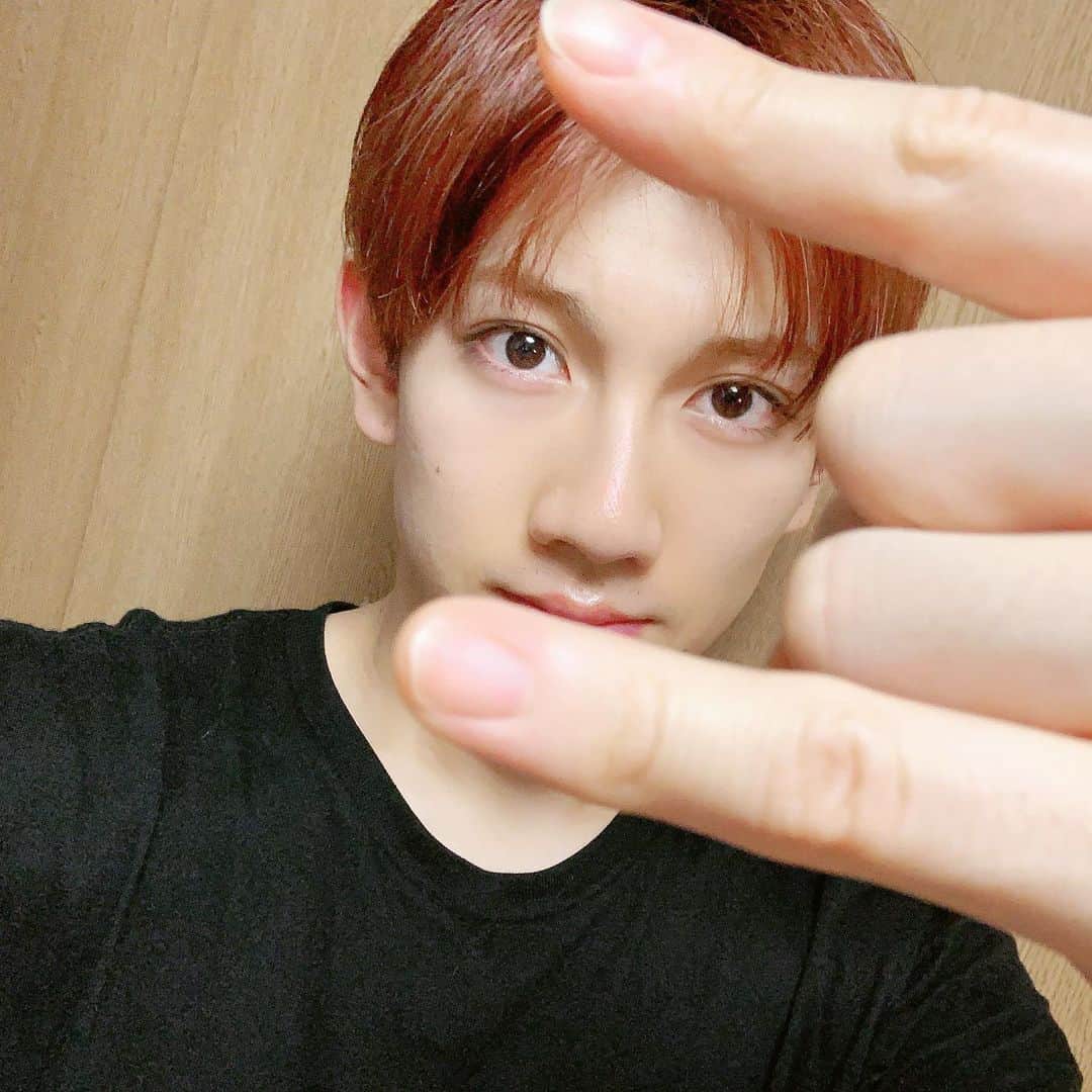 のインスタグラム：「いつも応援ありがとうございます！ 明日からあんステ銀河劇場公演始まりますね。 晃牙として劇場でお待ちしております！！ 個人的にここからハードなスケジュールになってくるのでしっかりとケアして最後まで駆け抜けていきます。 あんでっど！！！！ #赤澤遼太郎#あんステ#いんすたたろう」