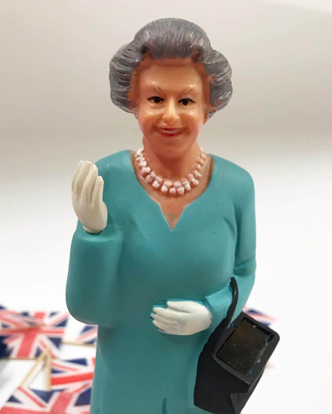 アヤメさんのインスタグラム写真 - (アヤメInstagram)「New in🇬🇧👋🏼🧦#worldwideshipping🌎 英エリザベス女王のファッションが好き❤️👋🏼👑 #menssocks #ayamesocks#solarqueen #queenelizabeth2」9月13日 20時58分 - ayame_socks