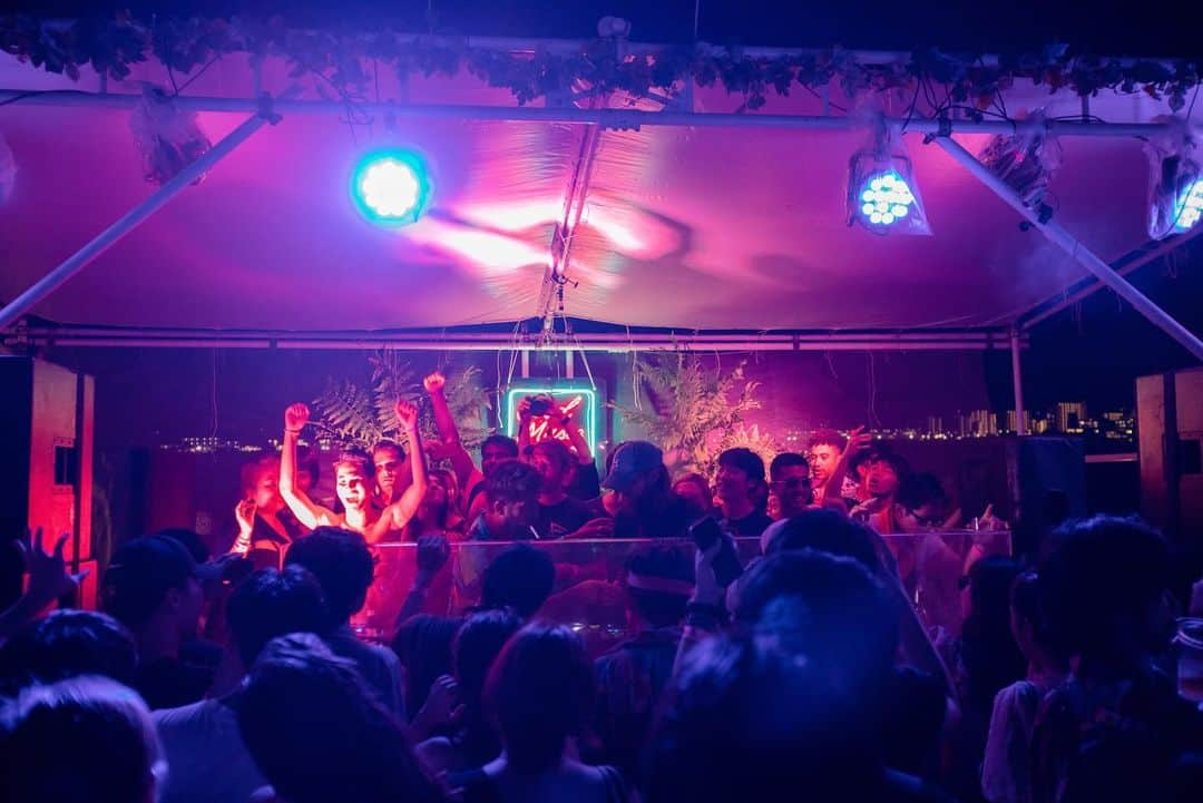 Tropical Discoさんのインスタグラム写真 - (Tropical DiscoInstagram)「Throw back the last party of Good Music party in Sarushima 2019 🌴🐒💫🌴🐒💫 . Thank you for joining us, @breakbot @irfane @edbanger @hwangbaxa @discogorila 🙏🙏🙏 .  Hope to see you all next summer!!!🌞🌞🌞 #sarushima #tropicaldisco #goodmusicparty  #last10summerdays」9月13日 21時06分 - goodmusicparty