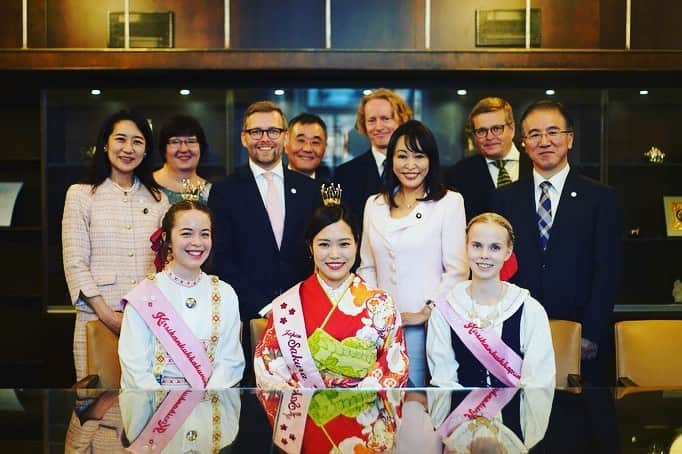 森まさこさんのインスタグラム写真 - (森まさこInstagram)「日本フィンランド議連会長として、フィン日友好議連の国会議員の皆さまと国交100周年をお祝いしました。  歴代の衆議院議長が会長を務める、日本さくらの会から、第27代さくらプリンセス 三好果音さんも参加。ご寄贈いただいた桜の苗木を、フィンランドの桜の女王と共に記念植樹致しました🌸」9月13日 21時13分 - mori_masako_