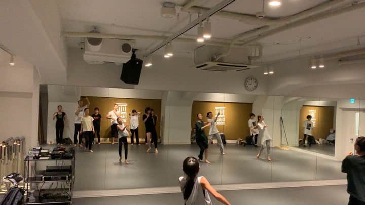 のインスタグラム：「黒須洋嗣 JAZZ CLASS 2019.Sep.13th @danceworks_jpn  @xross  #向井太一 #道 #リバイバル #13日の金曜日 #13人😱 #dance #jazzdance #tokyo #japan」