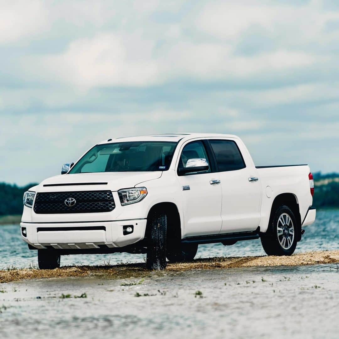 toyotausaさんのインスタグラム写真 - (toyotausaInstagram)「The fun starts where the road ends. #Tundra. #LetsGoPlaces」9月13日 21時39分 - toyotausa