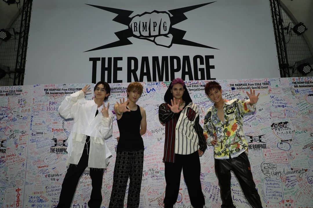 藤原樹さんのインスタグラム写真 - (藤原樹Instagram)「「THE RAMPAGE from EXILE TRIBE 5th Anniversary Special Event」  ありがとうございました✨  これからも温かい応援を宜しくお願いします😽  #THERAMPAGE#5thAnniversary」9月13日 21時46分 - itsuki_fujiwara_official