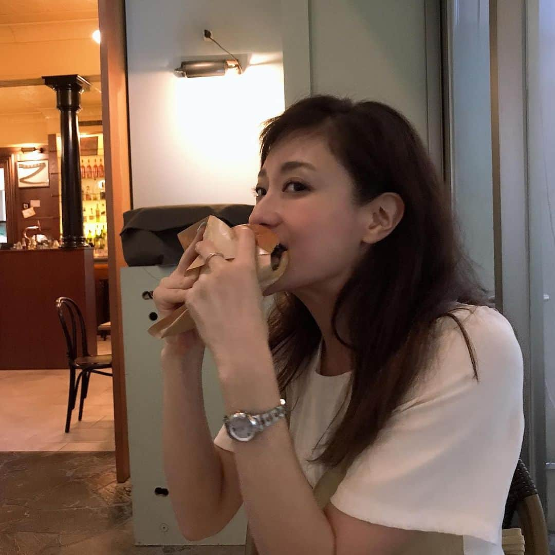 高橋麻美さんのインスタグラム写真 - (高橋麻美Instagram)「ハンバーガー🍔  #hamburger#lunch#表参道」9月13日 21時59分 - charmy421