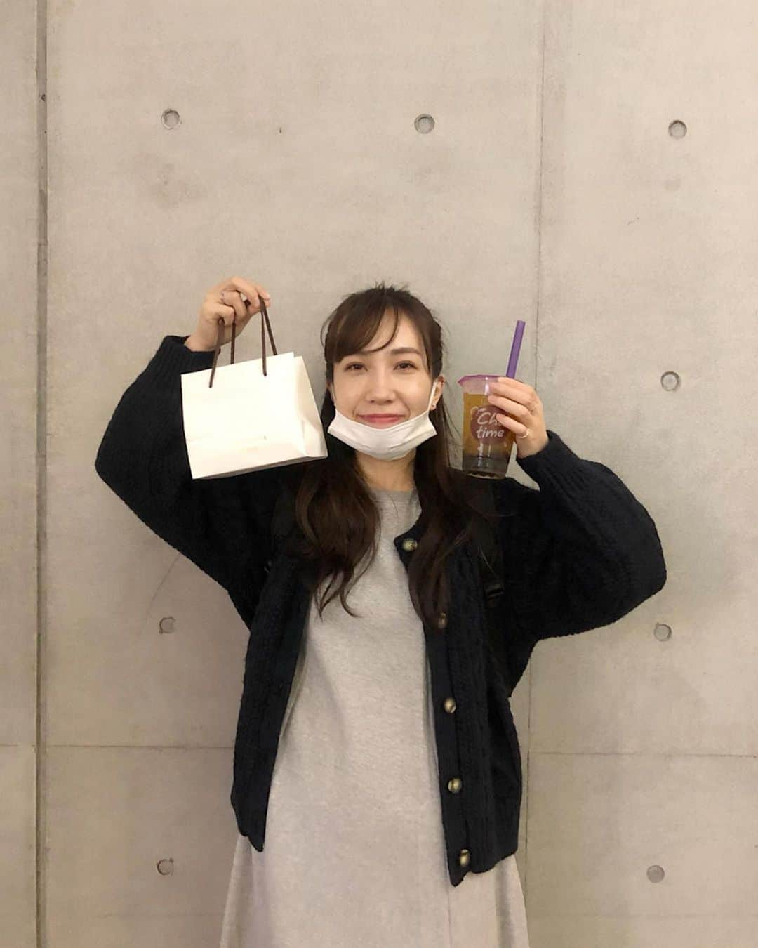 蔭山浩美さんのインスタグラム写真 - (蔭山浩美Instagram)「#ヘブンズレコード ゲネプロに女優の竹内佳菜子ちゃん。神戸出身の俳優の真山勇樹くんと女優の長内映里香ちゃん。映画アドバイザーのミヤザキタケルさん。 そして、三浦大輔監督も来てくださいました。 凄く、凄く、嬉しかったです。 三浦監督から「とても素晴らしかったです」とメッセージを頂きました… 最後まで自分に出来ること、やります。 15日からよろしくお願いします！ 有楽町よみうりホールでお待ちしてます☺︎ #ヘブンズレコード青空篇  #ヘブレコ #竹内佳菜子 ちゃん #真山勇樹 くん出演映画 #記憶にございません 公開中 #長内映里香 ちゃん出演映画 #台風家族 公開中 #三浦大輔監督 #劇団ポツドール  #妹が頑張れってタピオカ買ってくれた #タピります  #タケルさんがGODIVAくれた #ゴディります  #ありがとうございます 😭」9月13日 22時00分 - hiromi_kageyama