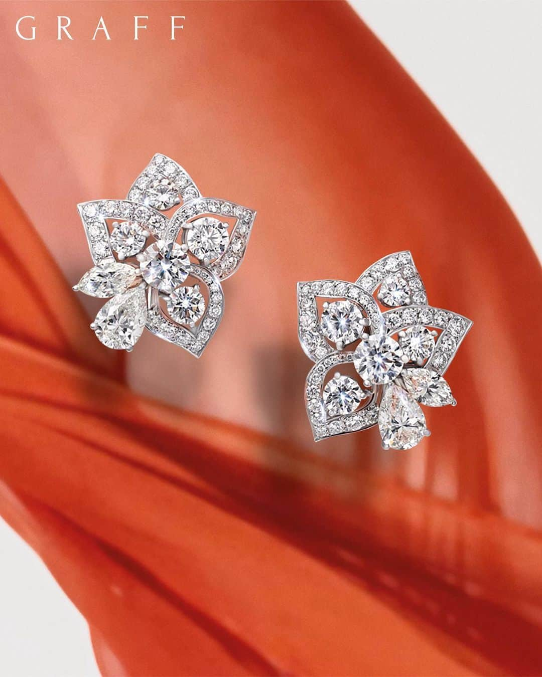 Graffさんのインスタグラム写真 - (GraffInstagram)「The peony flower, reimagined by Graff . #graffdiamonds #highjewelry #diamondearrings」9月13日 22時05分 - graff