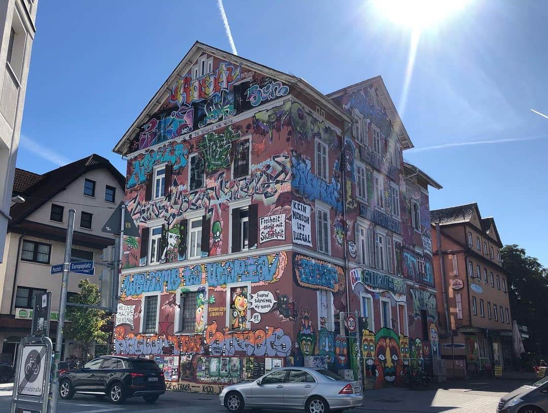 川口太一さんのインスタグラム写真 - (川口太一Instagram)「Exploring such a beautiful city called #tubingen before practice starts!! Everything has been just great so far. Thanks you all😊 ホームジムがあるチュービンゲンを少し散歩してきました！歩く事が好きで今日は天気が良く最高でした！フィンランドよりもヨーロッパ感があって雰囲気凄く良い😊 新たな場所、新たな人達との出会い。感性を磨いていきたいです。 #チュービンゲン #テュービンゲン #学生の街 #南ドイツ #ドイツ #ドイツ生活 #ブンデスリーガ #海外 #異文化 #バレーボール #アスリート #川口太一  #tübingen #germerny #germanlife #bundesliga #volleyball #athlete #themkawaguch」9月13日 22時10分 - k.taichi20