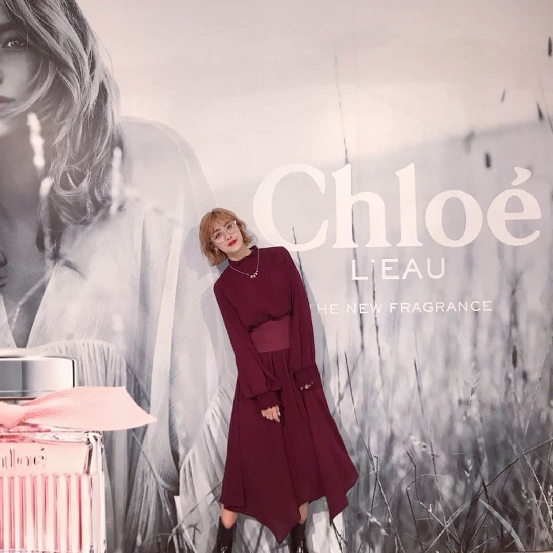 夏焼雅さんのインスタグラム写真 - (夏焼雅Instagram)「Chloe new fragrance Launch Party🌹﻿ @chloe の世界観ってとっても素敵♡﻿ ﻿ 香りって癒しになったり、その付けてる人の人柄がなんとな〜く出るものだよね💗﻿ ﻿ 新商品のChloeの香水の香りは"甘え上手な女性"って感じがしたよ💋﻿ ﻿ #chloe ﻿ #chloegirls ﻿ #クロエ﻿ #オードトワレ﻿ #はじけるような明るいローズの香り ﻿ #rose ﻿ ﻿#水彩画  #初心者 ﻿#仕上がりはこんな感じです♪ ﻿」9月13日 22時29分 - miyaaa0825