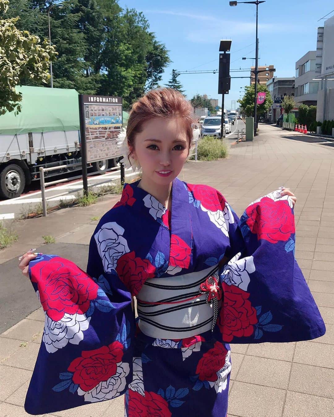 のインスタグラム：「週プレおふしょ🎆  #週刊プレイボーイ #週プレ #グラビア #浴衣」