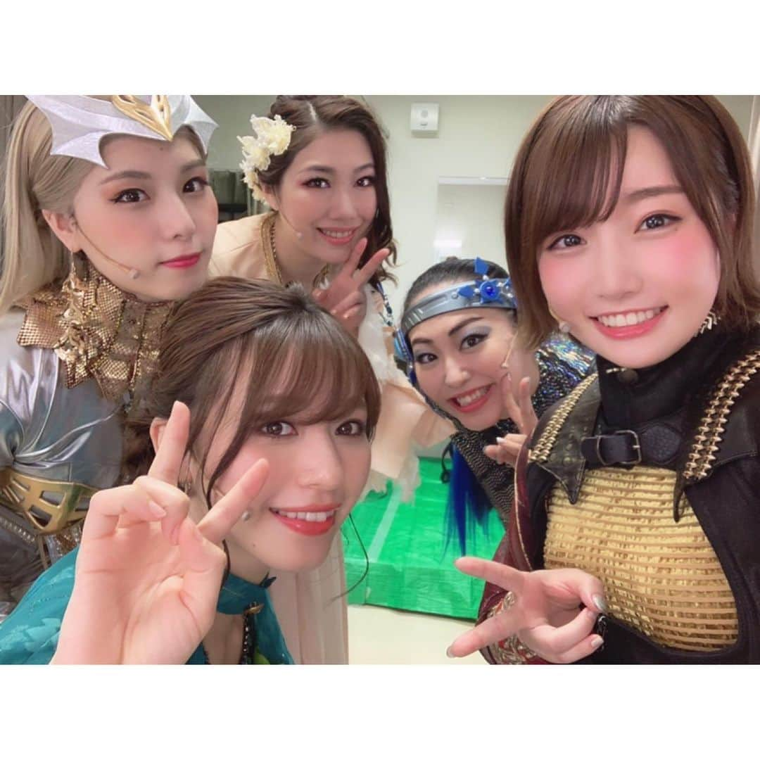 香音有希さんのインスタグラム写真 - (香音有希Instagram)「#舞台ダークネスヒールズ #舞台DHL 新座市民会館プレビュー公演無事に終わりました✨✨ ご来場くださいました皆様誠に有難うございました☺️✨✨ あー。楽しかった(*´◒`*) 正義とは、、闇とは、、、 シアター1010本公演まで更に作品を深めていきますᕦ(ò_óˇ)ᕤ 私ウルトラマンあまり詳しくない..という方でもめちゃくちゃ楽しめます✨ 北千住にて是非是非お待ちしております☺︎ 舞台上では全く会わない違う惑星の女性陣(´∀｀*) 楽屋ではいつも賑やかでっす。 私今回女性最年長なんですが皆仲良くしてくれます🙇‍♂️ ホームページに人物相関図が出てますのでコレをご覧頂くとより一層闇の世界に一緒に入り込めると思います✌️ ちょっとインスタだと小さくなってしまってすみません.°(ಗдಗ。)°. 大きい画面ではこちらホームページから →https://m-78.jp/darkness/thelive/  #ボダイ」9月13日 22時38分 - kaonyuki_yukako