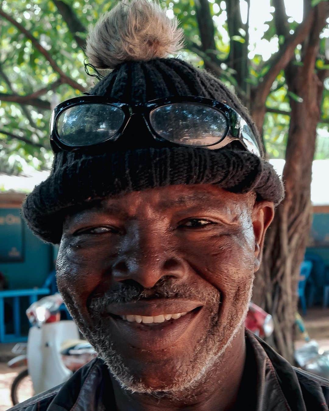 ノーブル・イグウェさんのインスタグラム写真 - (ノーブル・イグウェInstagram)「JEHOVAH N’AGA NJE’M Met Godfery Udegbunam Maduka at Concord Hot Goat Meat Joint,Captured his smile and he shared a word for a better Nigeria. #maltina1000smileswithnoble」9月13日 23時01分 - noble_igwe