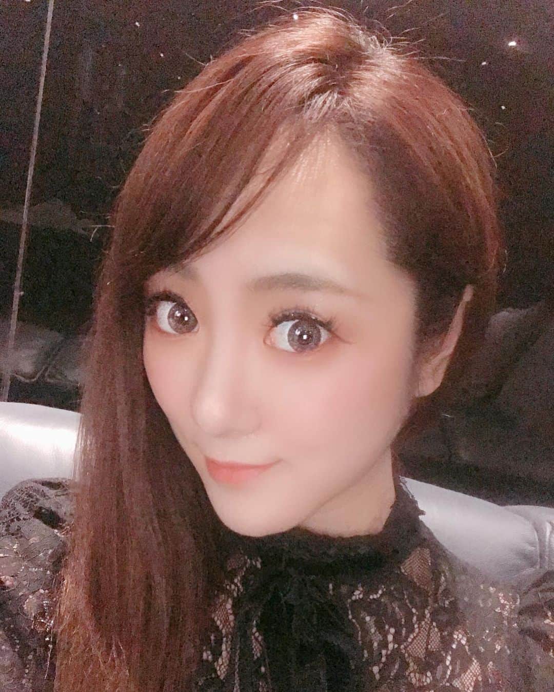 麻生唯のインスタグラム：「シンガポール到着🇸🇬 11月半ばまでいますー🤘💗 飽きないかな。 ちょっと寂しいよぉ😢  i miss Hongkong🦄💭💗✈️ そしてそして今日は、中国の中秋節。中秋节快乐🎑🥮 素敵な家族や人と過ごしてね💖 シンガポールからお月様見ようっと✩.*˚ 🥮🥮🥮❤ #singapore #hongkong  #中秋节  #中秋快乐」