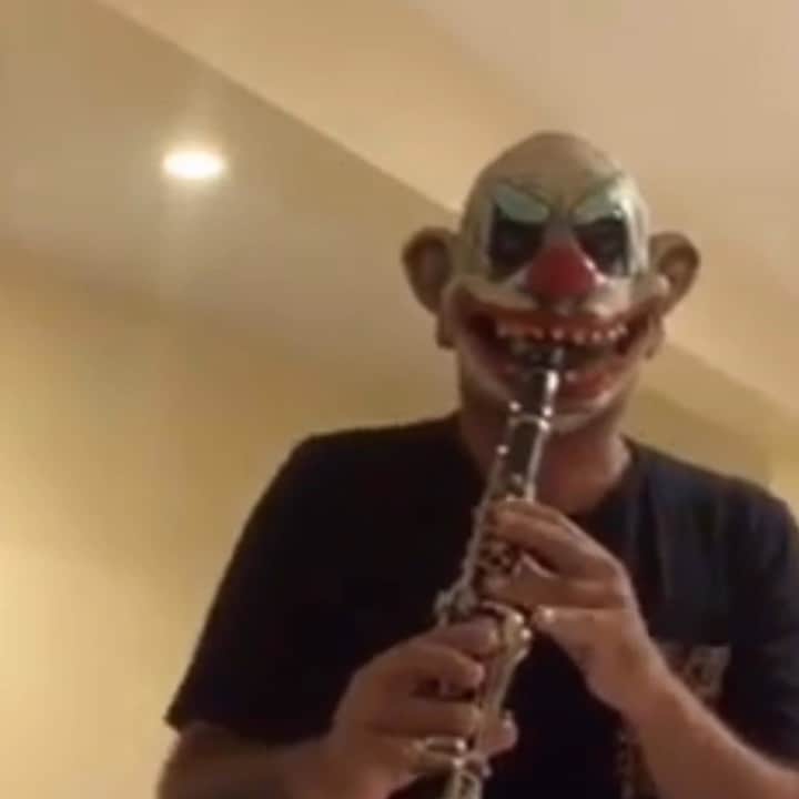 メジャー・レーザーのインスタグラム：「pennywise go off」
