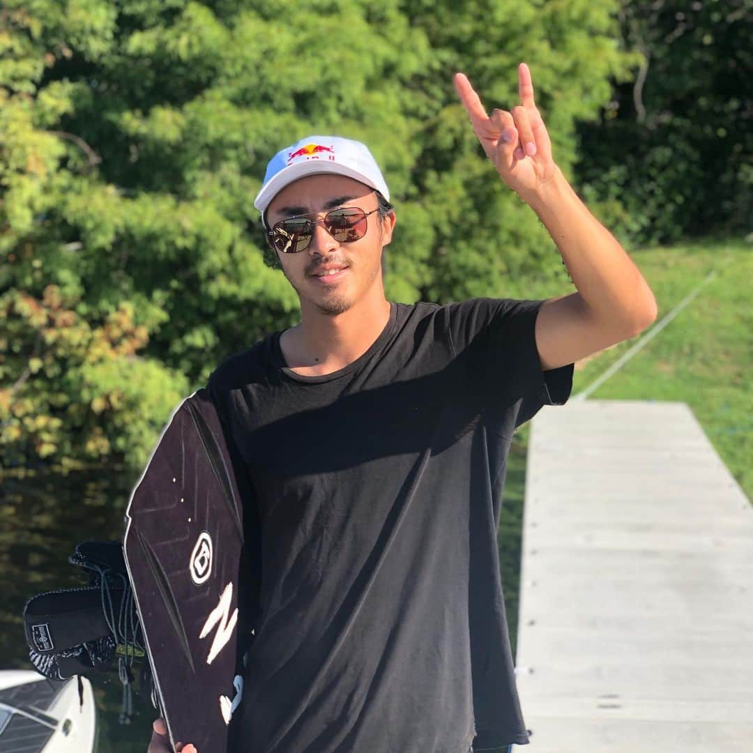 手塚翔太のインスタグラム：「Heading over to HongKong for the first time🇭🇰🍻 It’s going to be fun times!」
