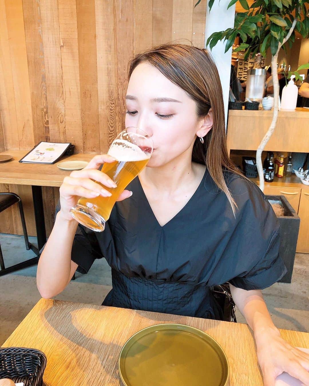 かんだまのインスタグラム：「午後半休からのビールからのおっぱいのエンドレス🍻 そして、こりハッピーバースデー🎂❤️素敵な1年になりますように(°▽°)♪ #29歳は女子力のピークらしいです」
